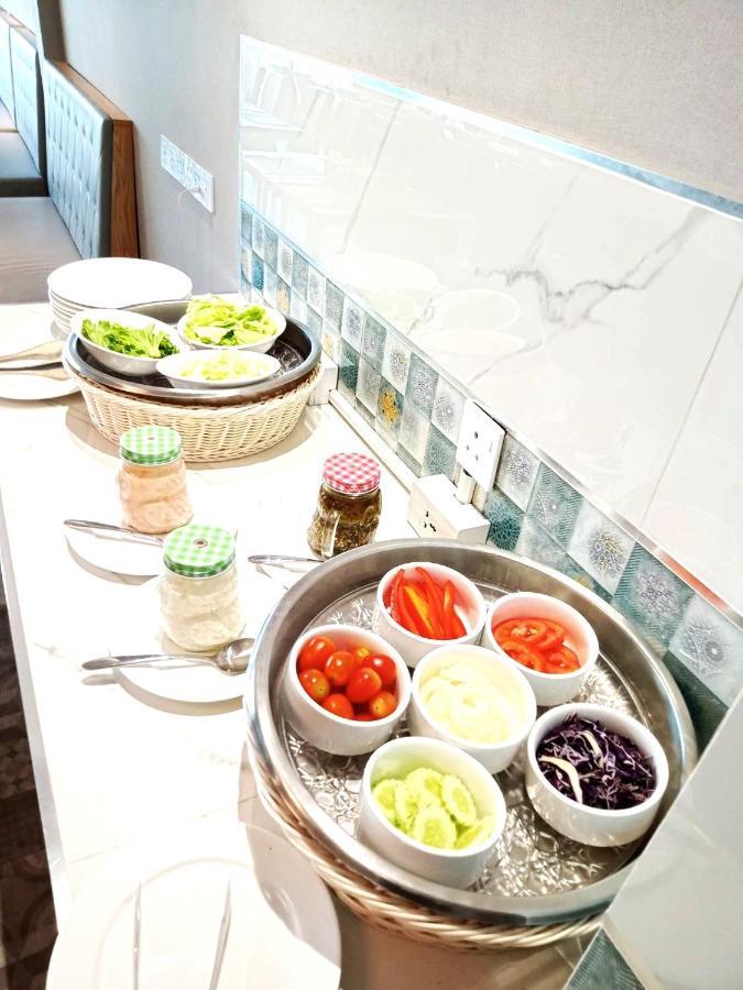 Zo Amalthea Hotel 4*