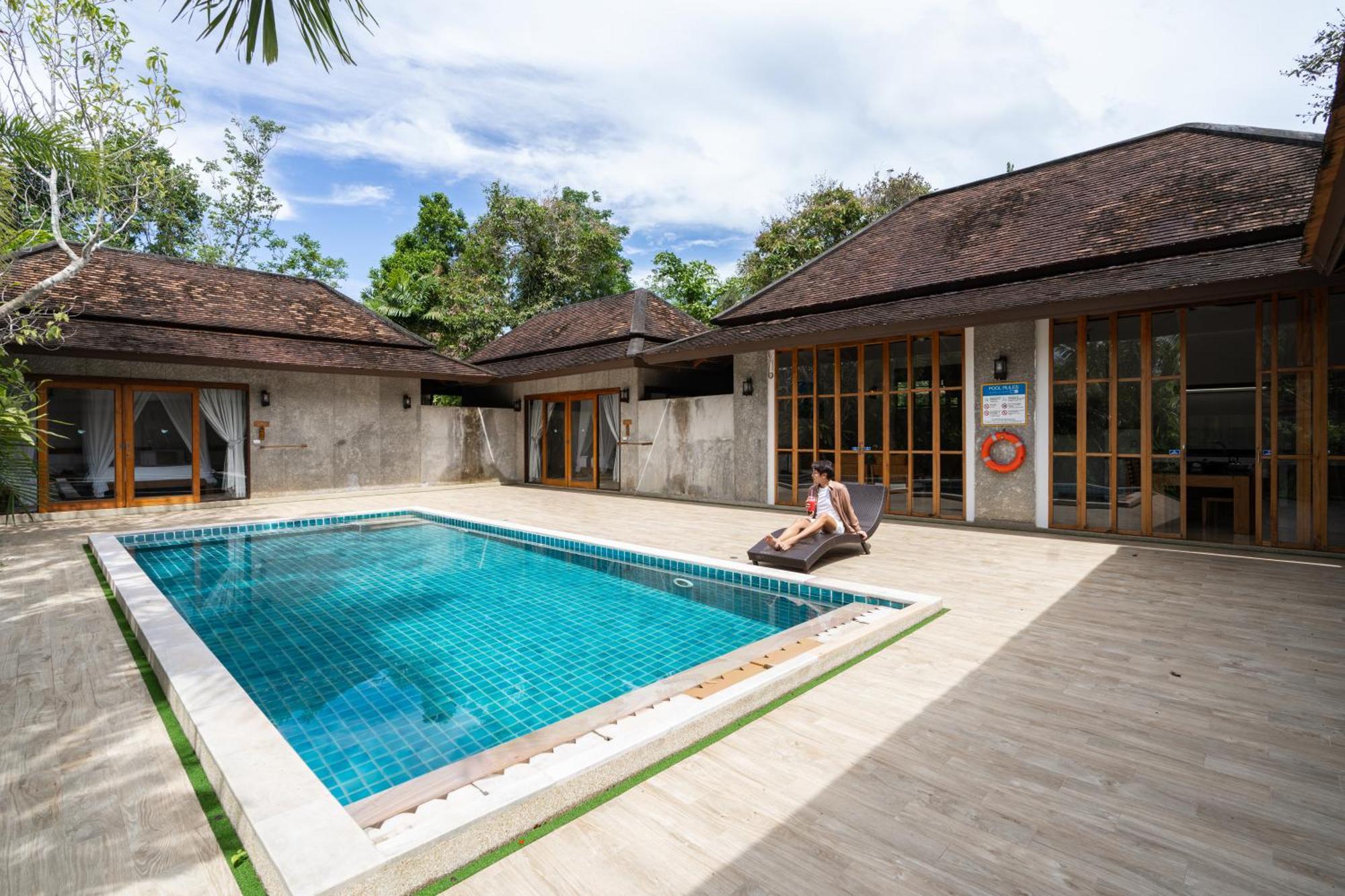 Resort Pool Bor Saen