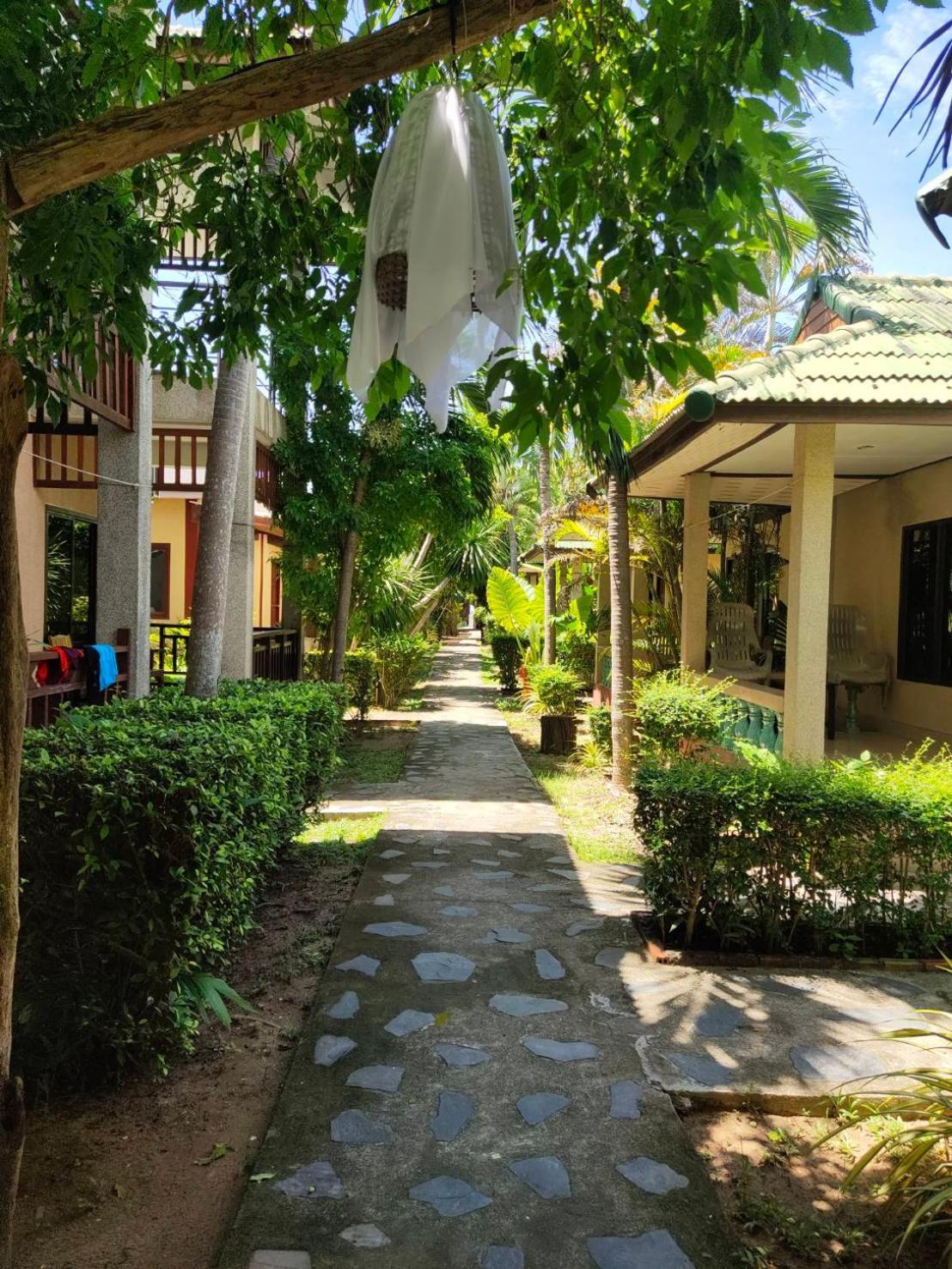 Lanta Riviera Resort 3*