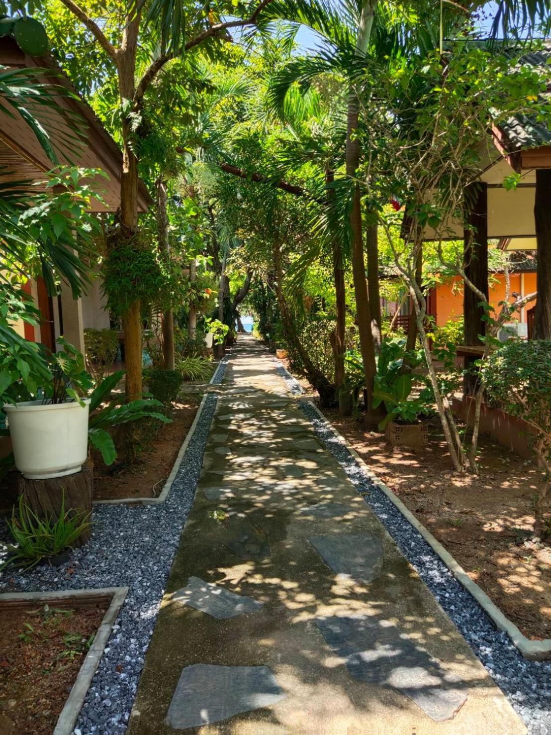 Lanta Riviera Resort 3*