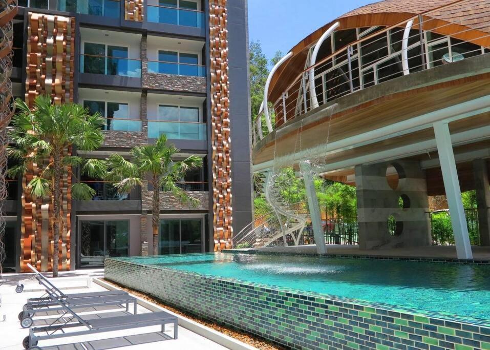 Private At Emerald Terrace Apartamento