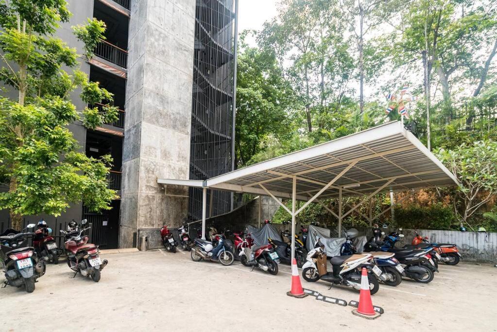 Apartamento Private At Emerald Terrace