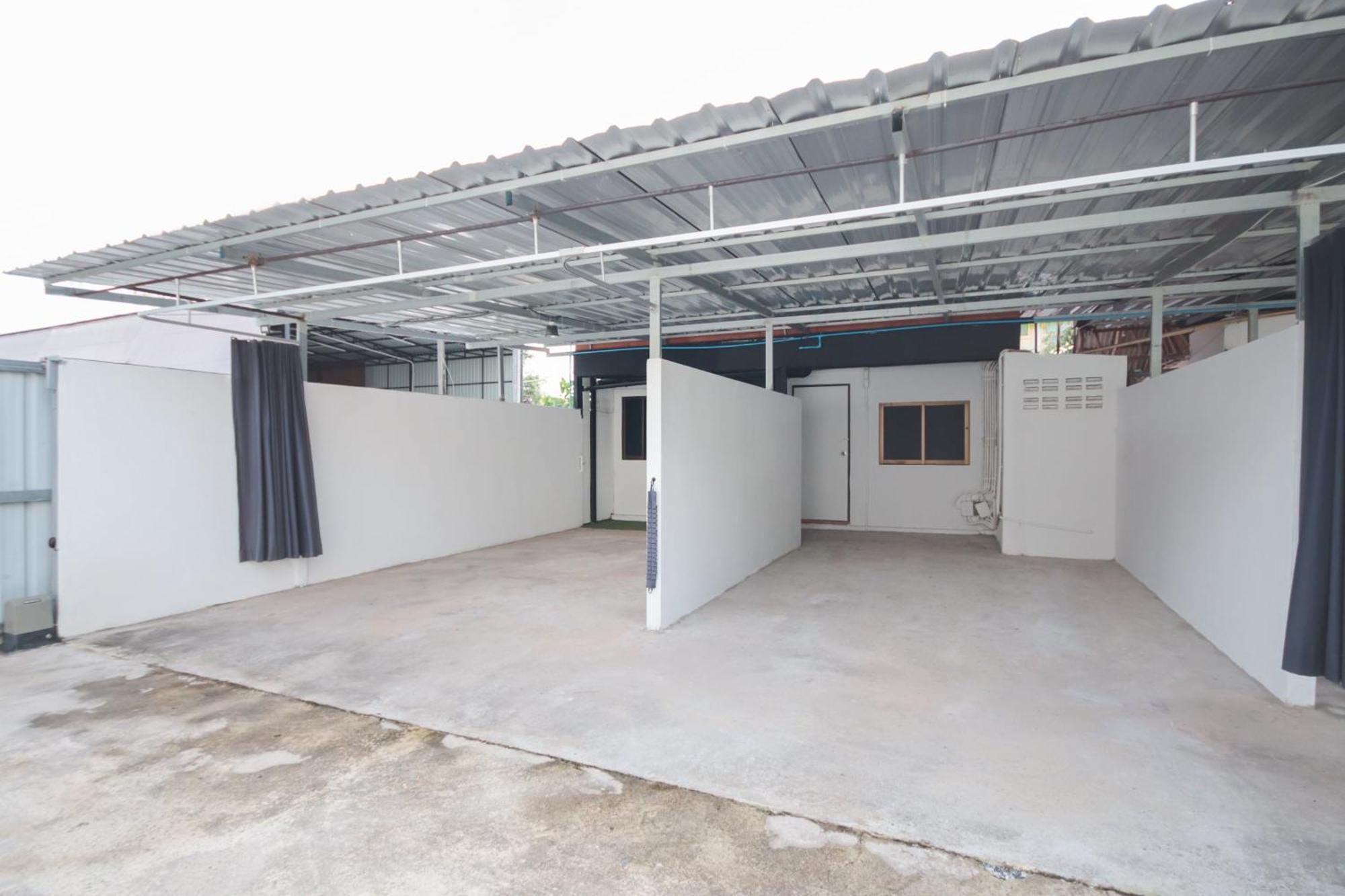 Hotel Oyo 1163 Eden Phuket
