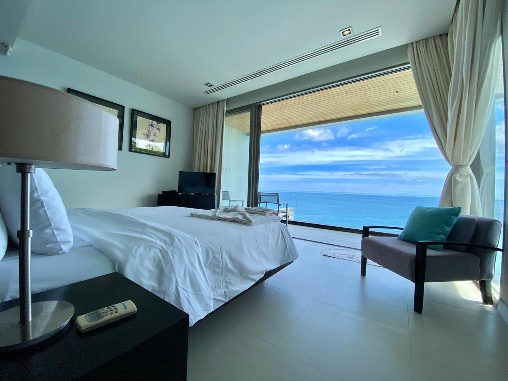 Villa: 6-bedroom Oceanfront Pool Retreat *