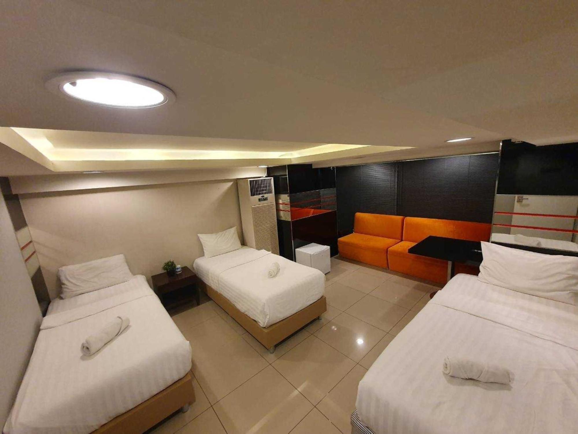 De Lux Bangkok Ban Khlong Lat Bua Khao