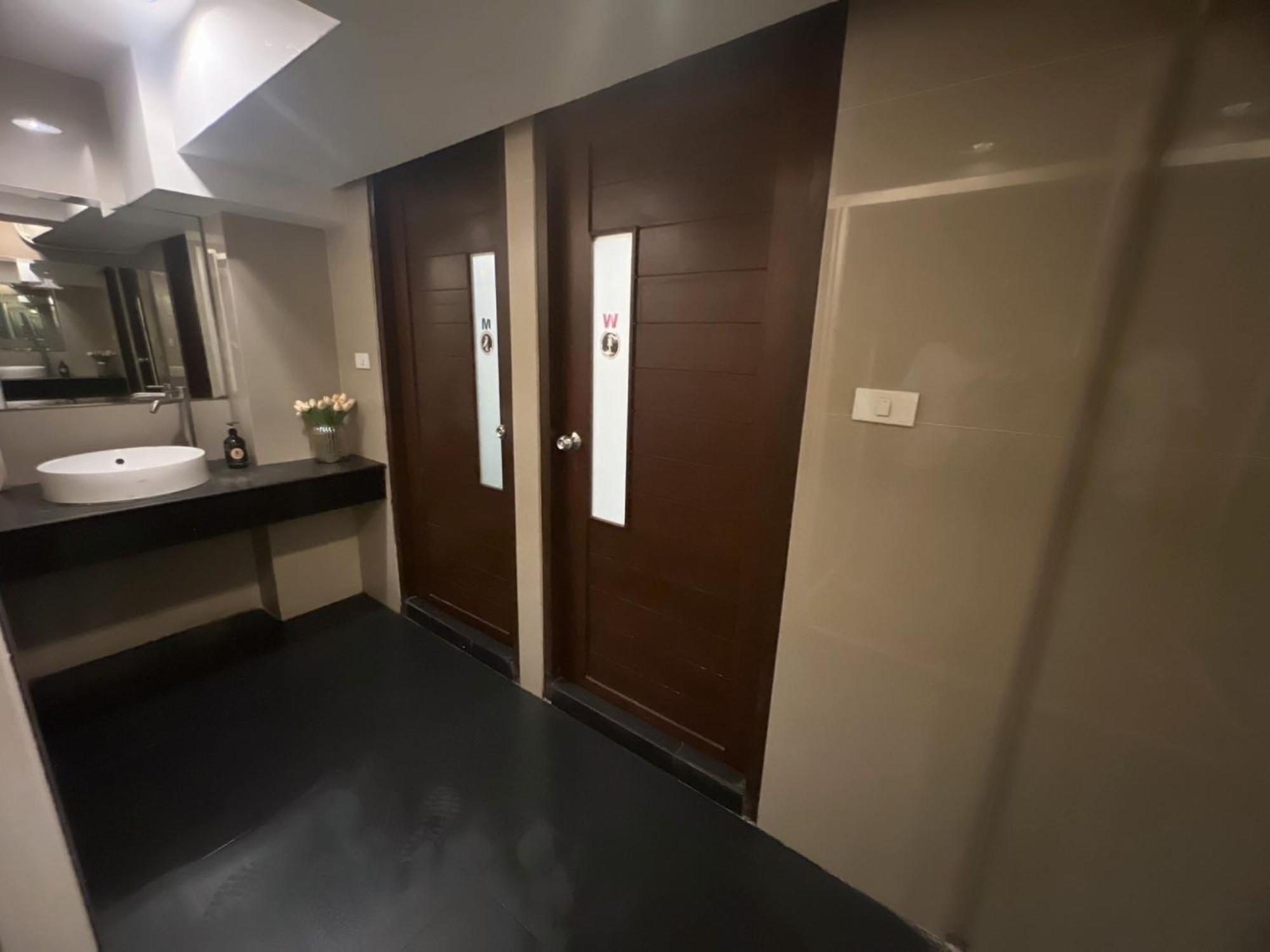 De Lux Bangkok