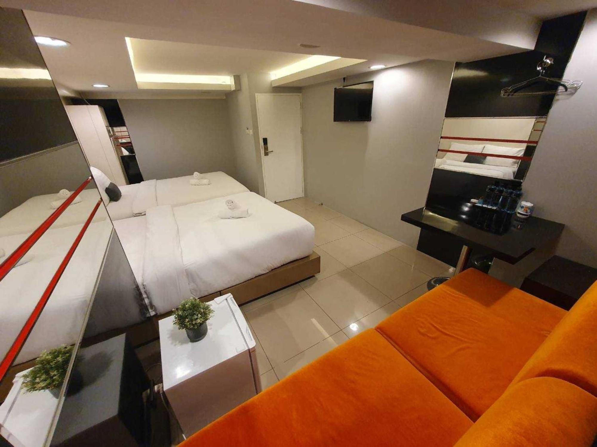 De Lux Bangkok Hotel 4*
