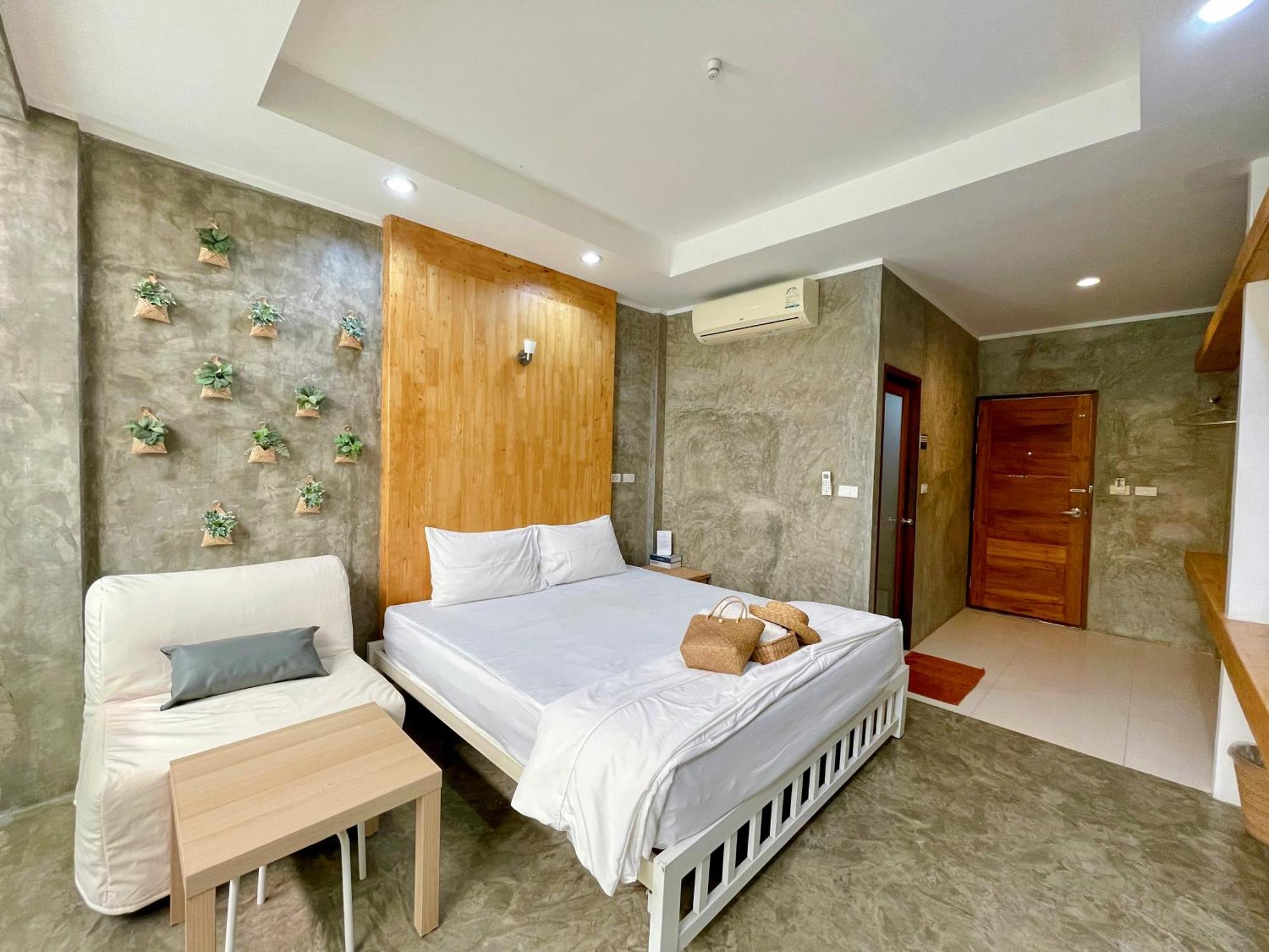 Check-in Hotel Ko Lan