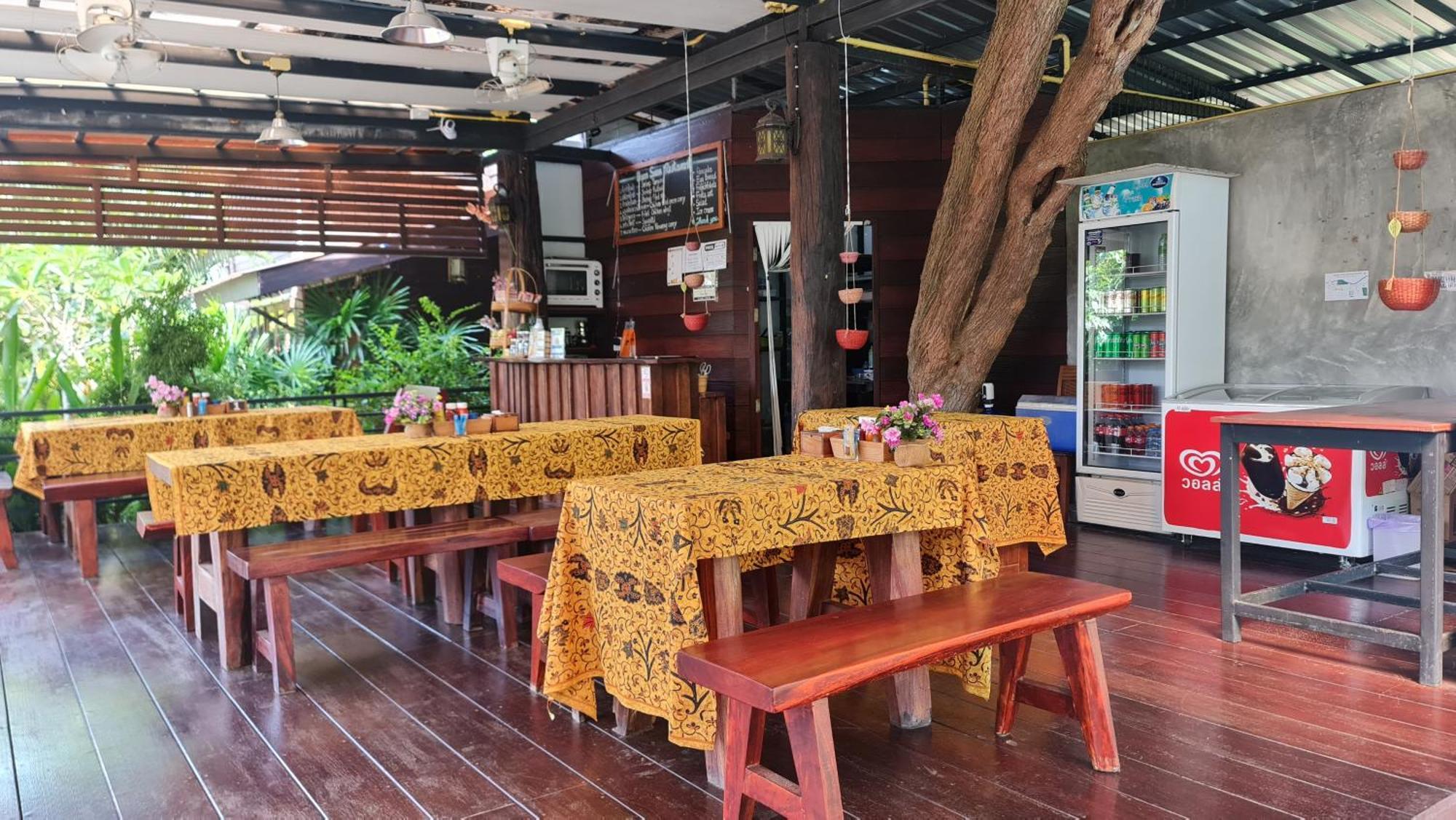 Baan Suan Rim Klong Resort