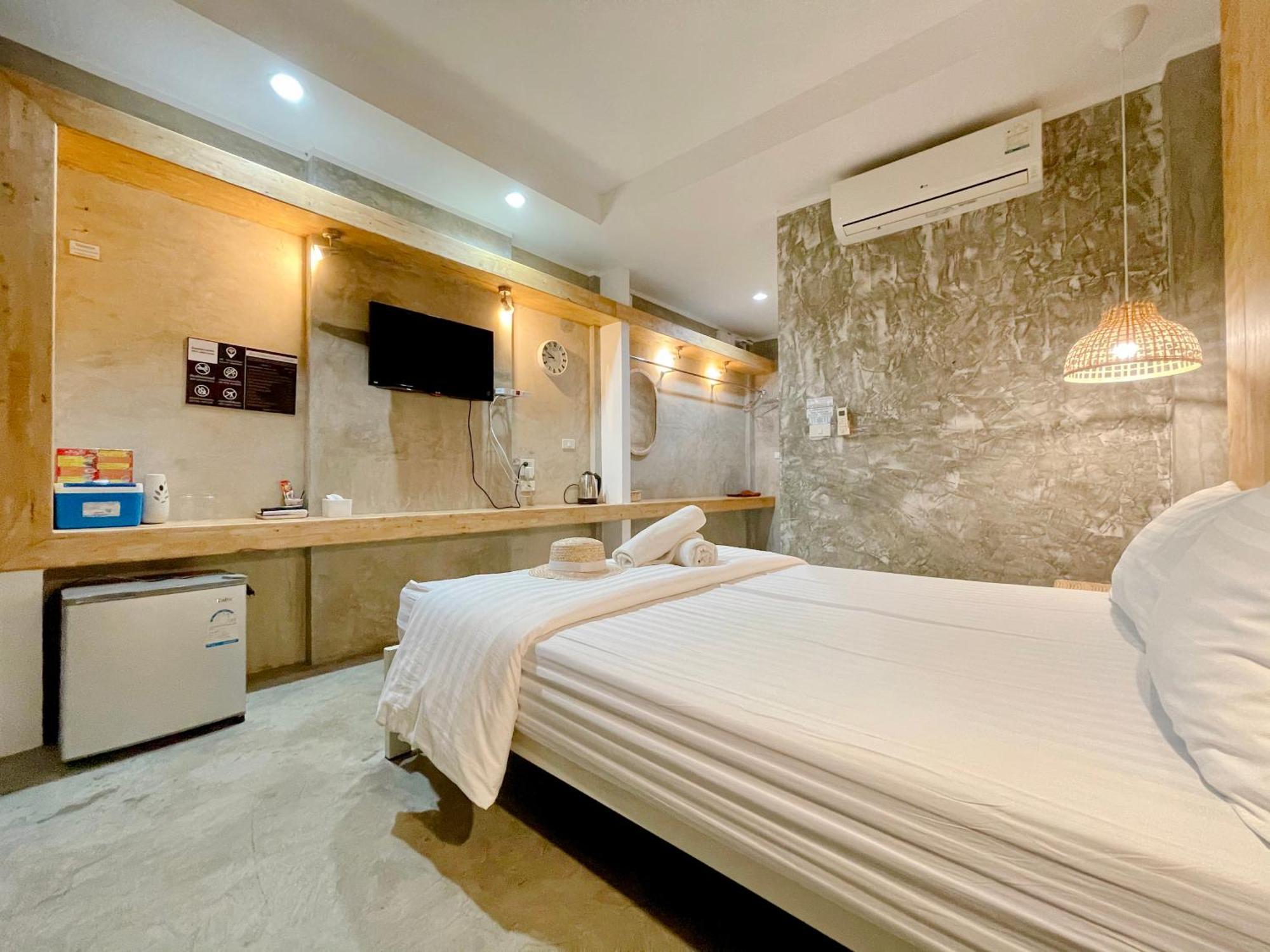 Hotel Check-in 2*