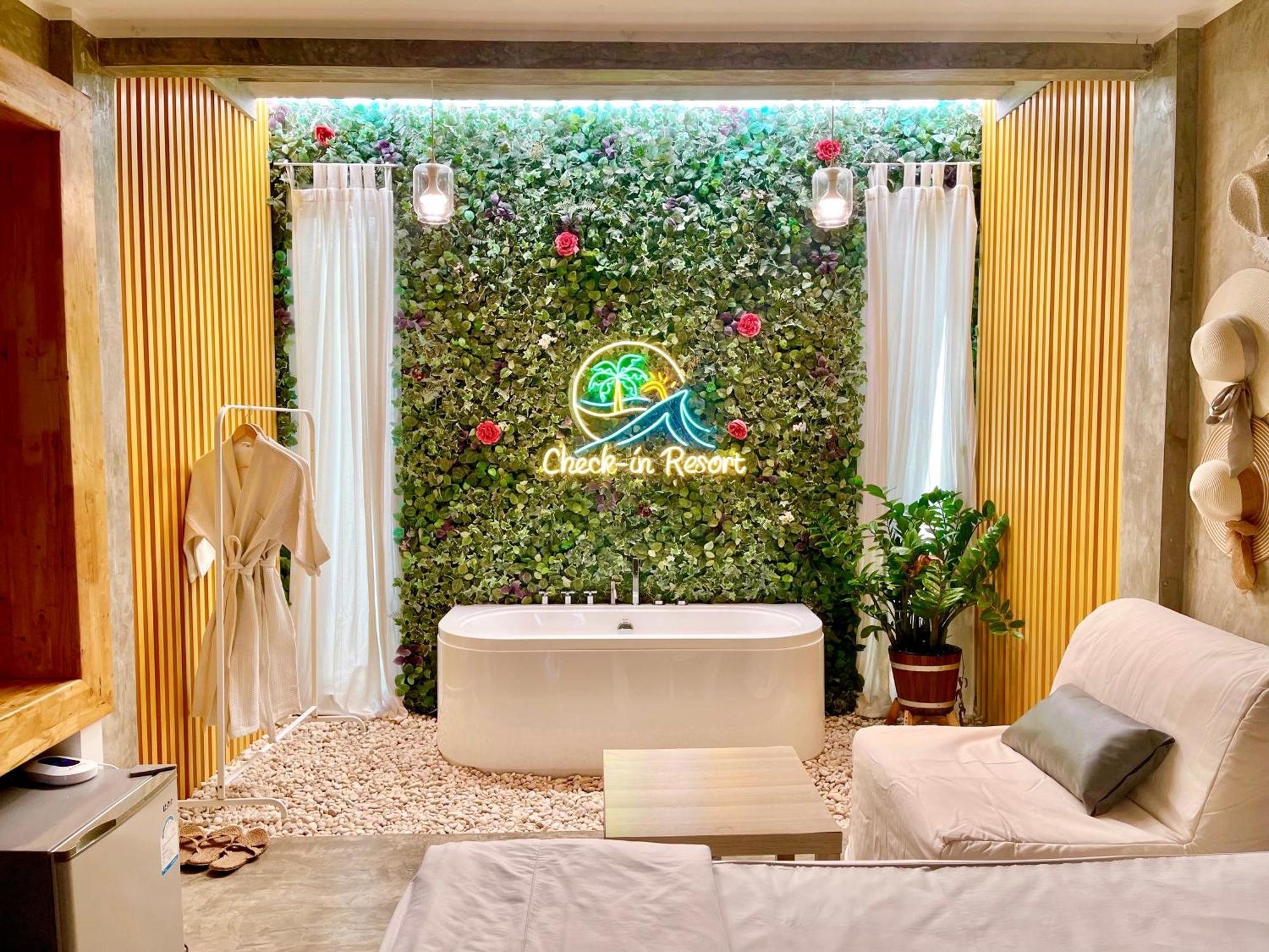 Check-in Hotel