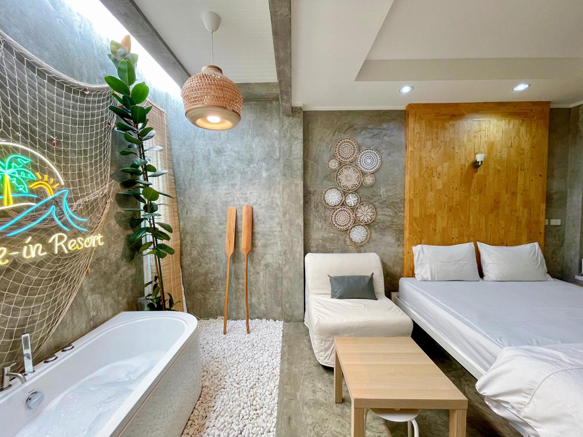 Check-in Hotel
