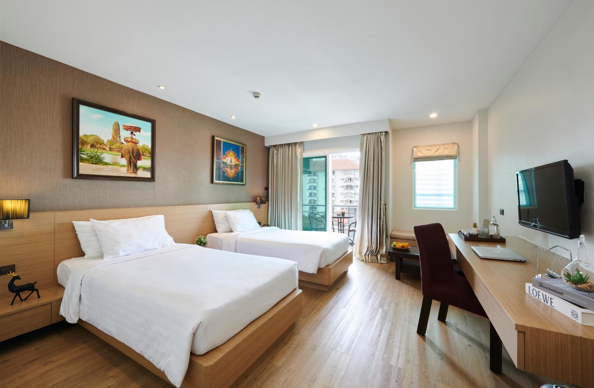 Adelphi Hotel 4*