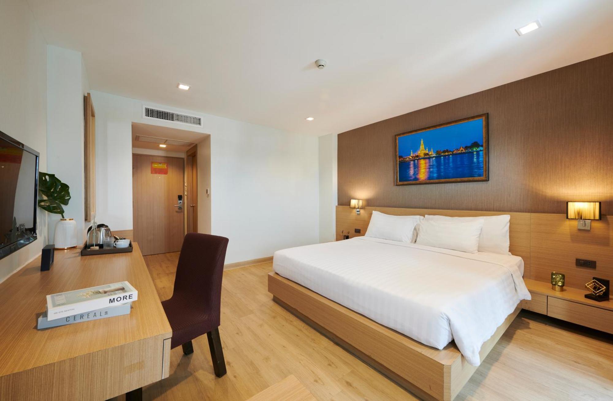 Adelphi 4*