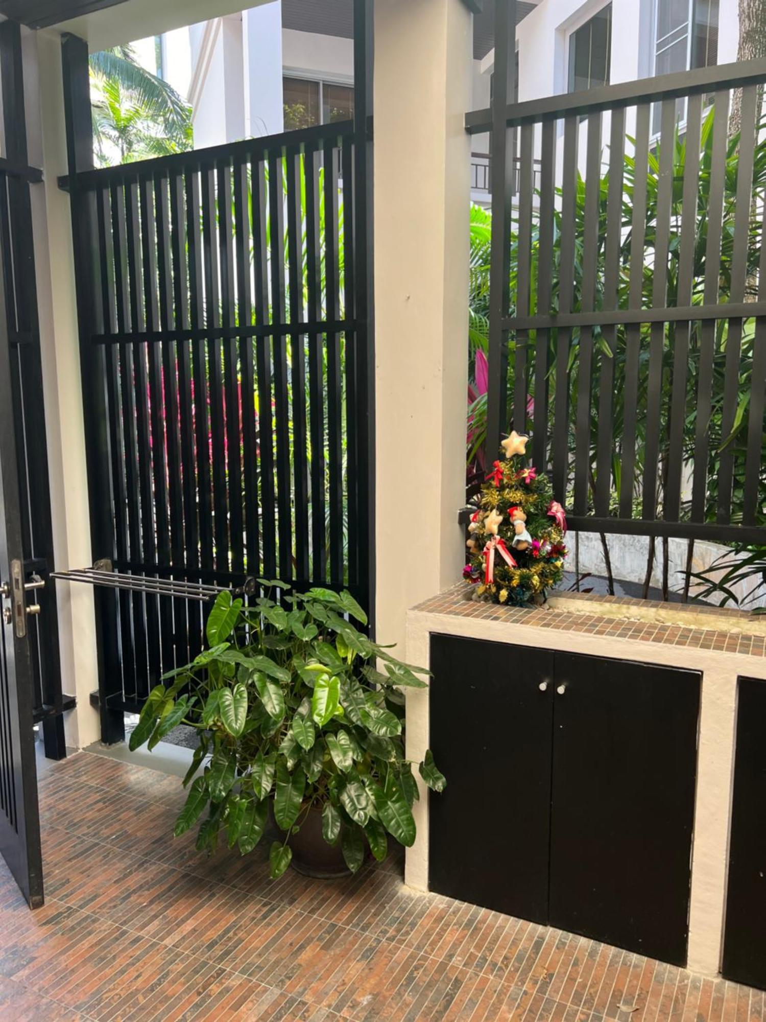 Apartment Gardens