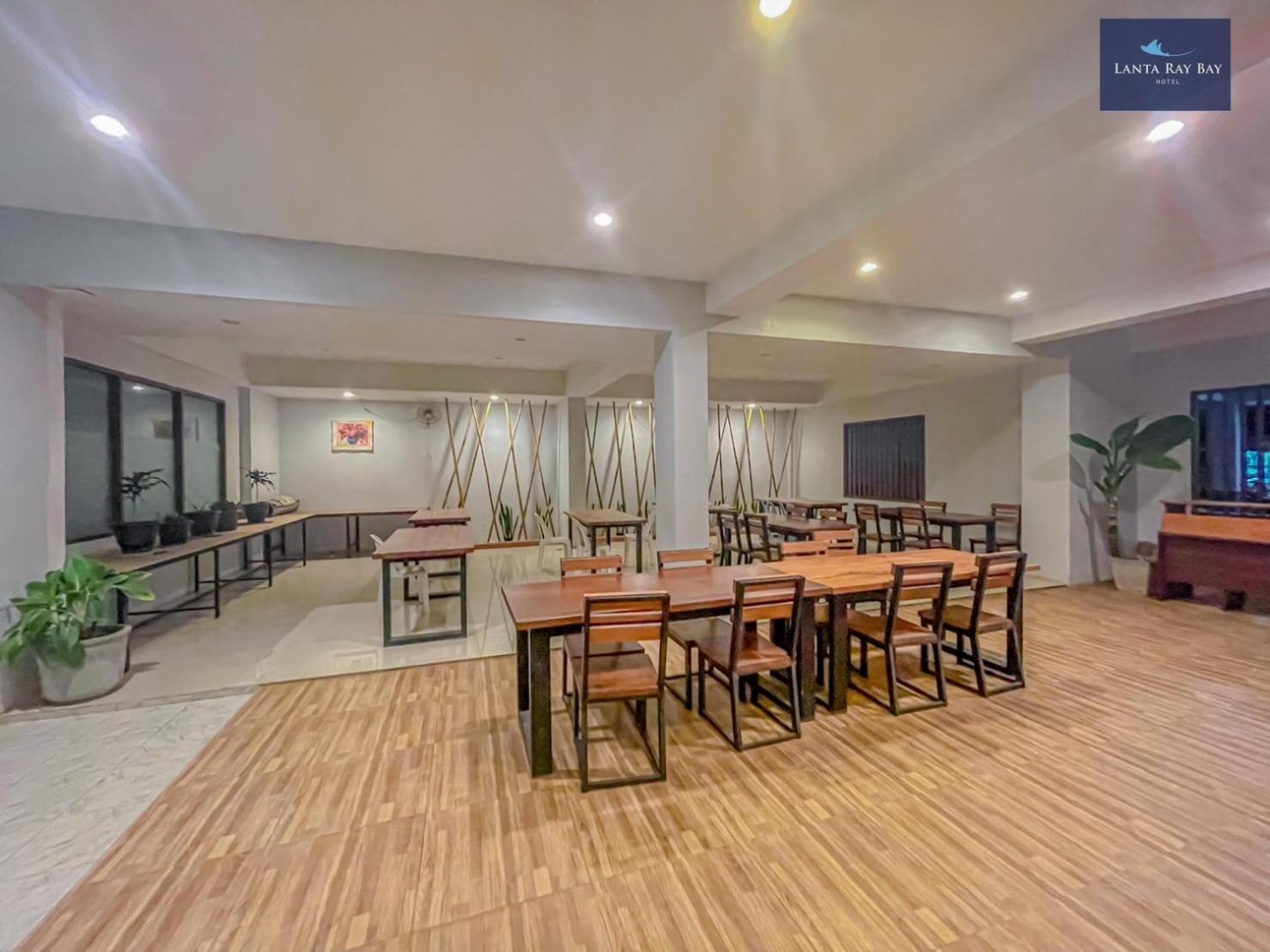 Lanta Ray Bay Hotel 2*