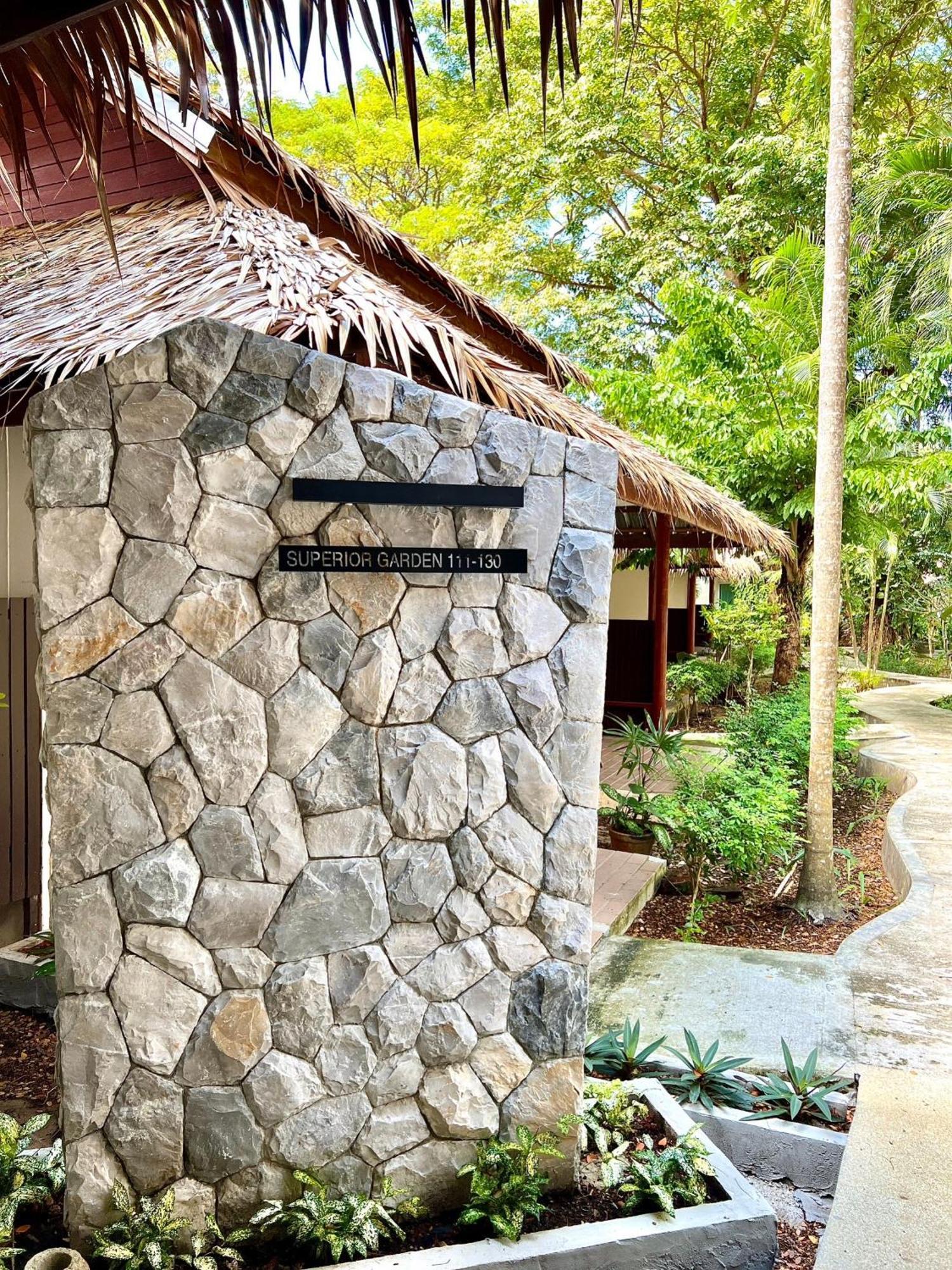 Resort Twin Bay 3*