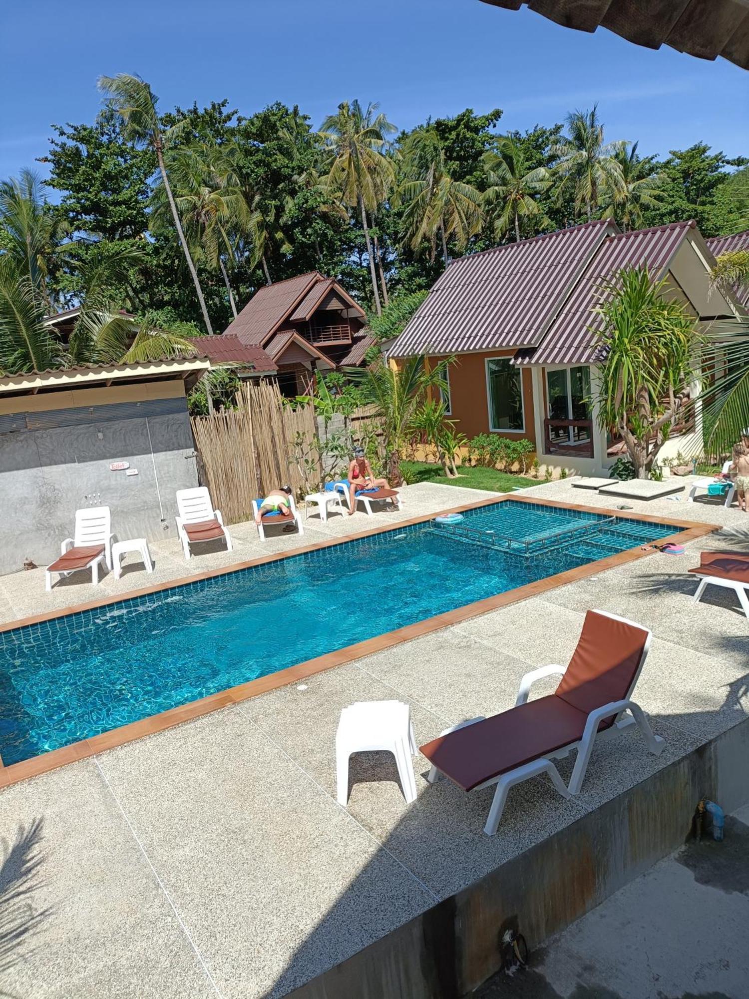 Sea Shell Resort *