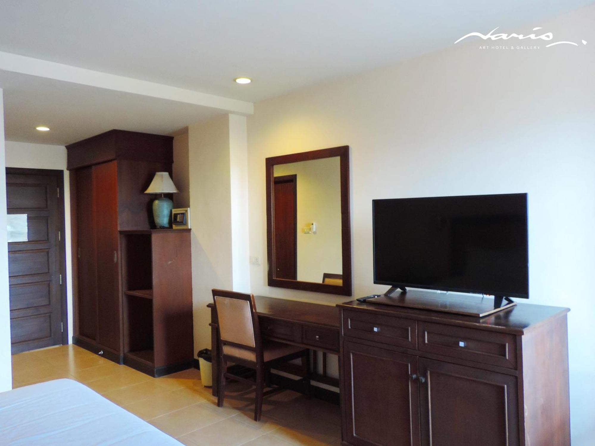 Hotel Naris Art