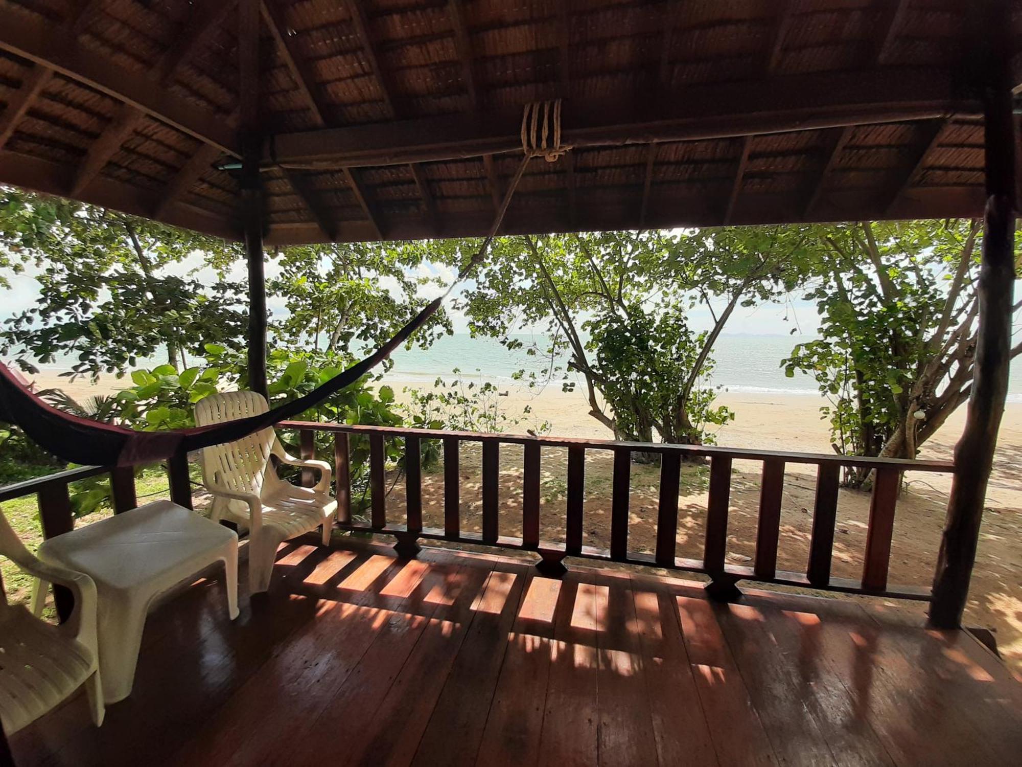 Cha Cha Resort Koh Jum