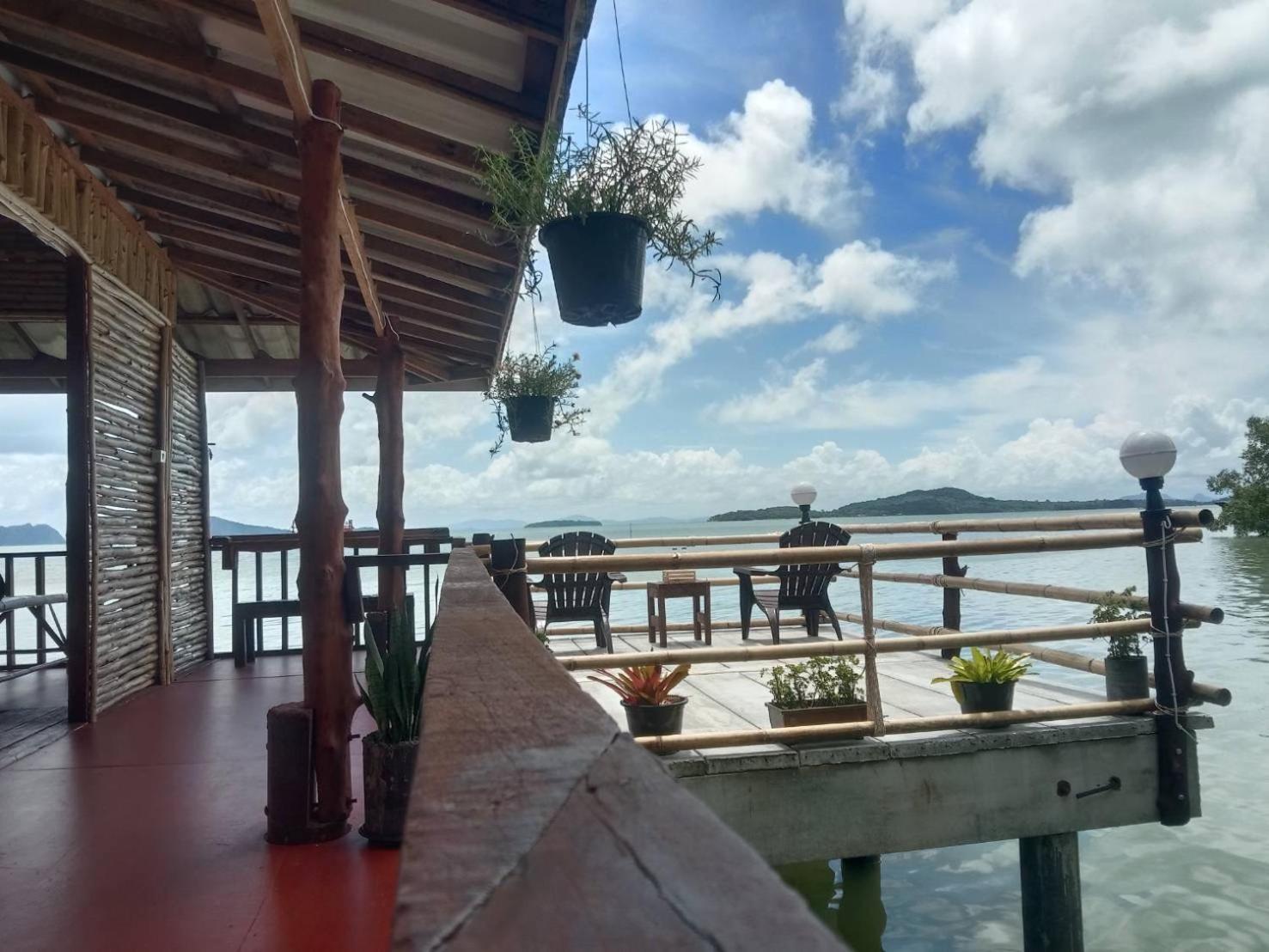 Navareeya House Seaview Guest house *