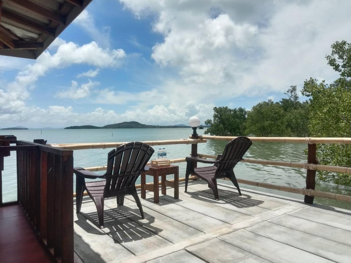 Guest house Navareeya House Seaview