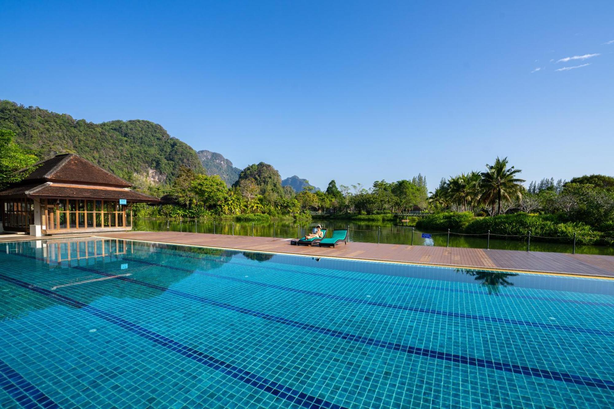 Pool Bor Saen