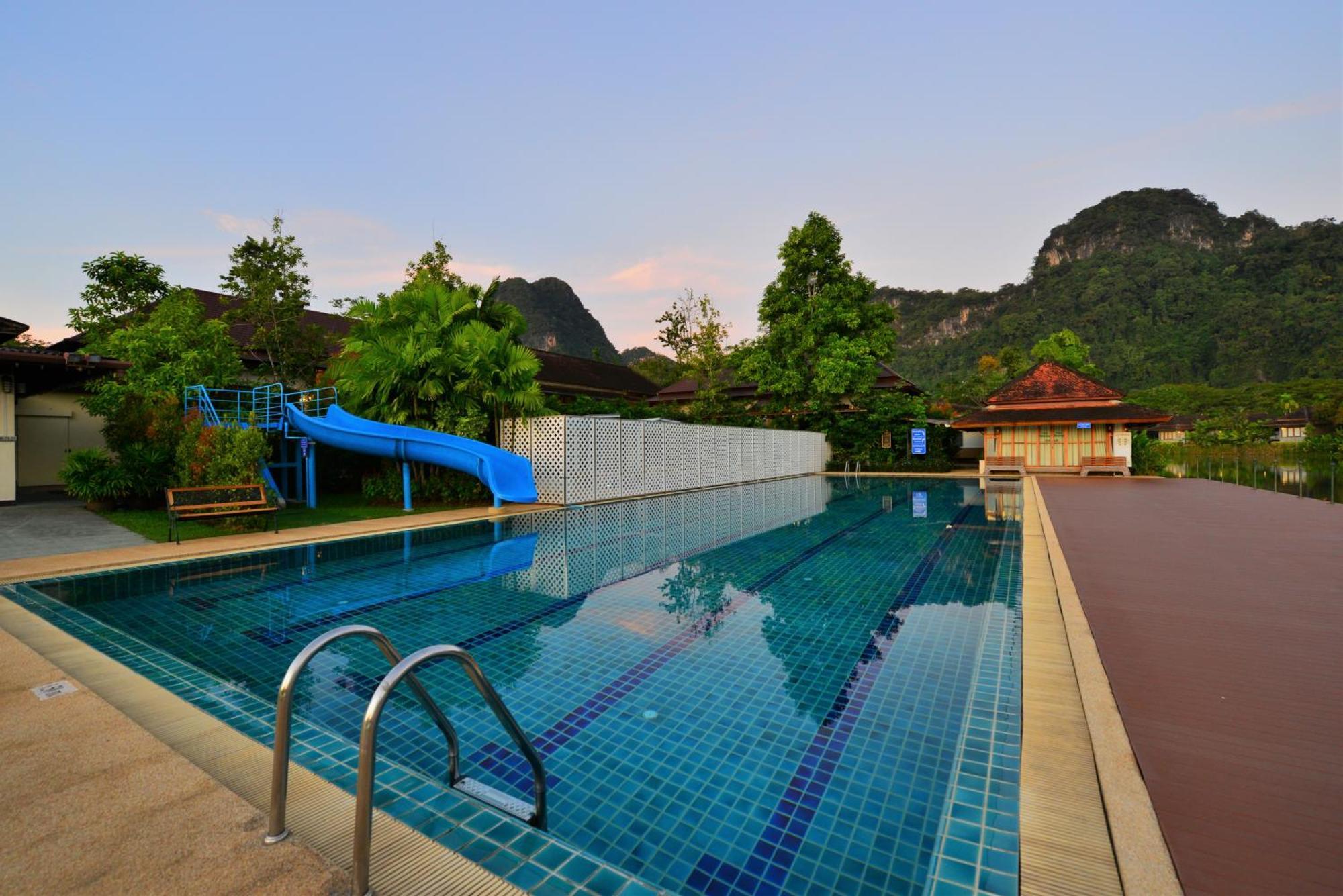 Pool 5* Bor Saen
