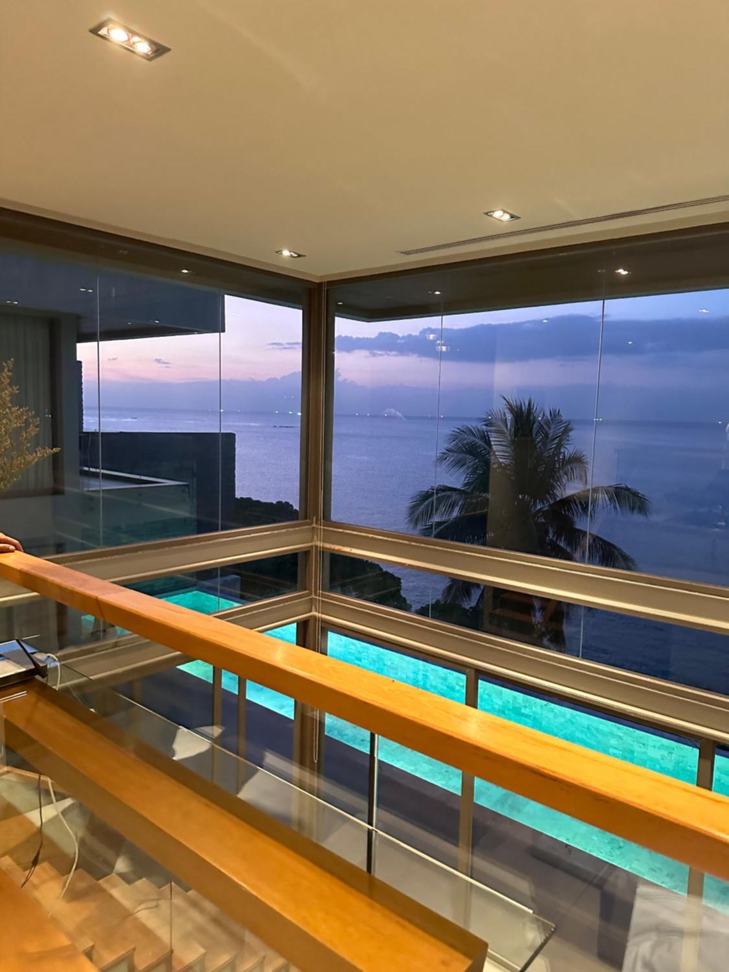 Villa Villa: 6-bedroom Oceanfront Pool Retreat Kamala Beach