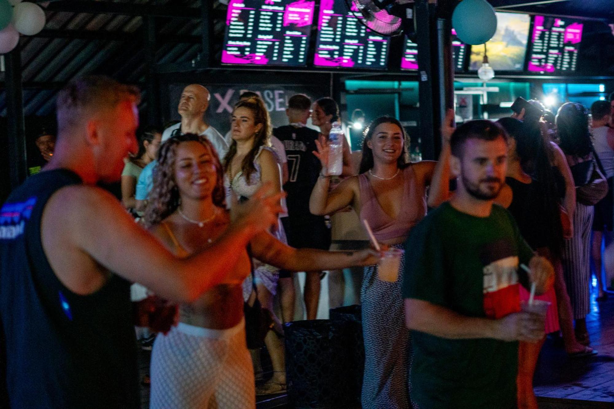 Hostel Base Party *