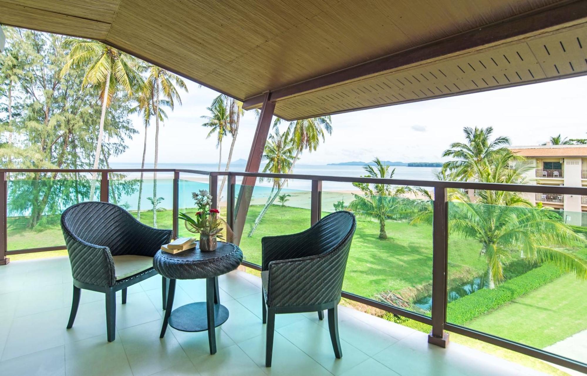 Lanta Pura Resort-sha Extra 3*