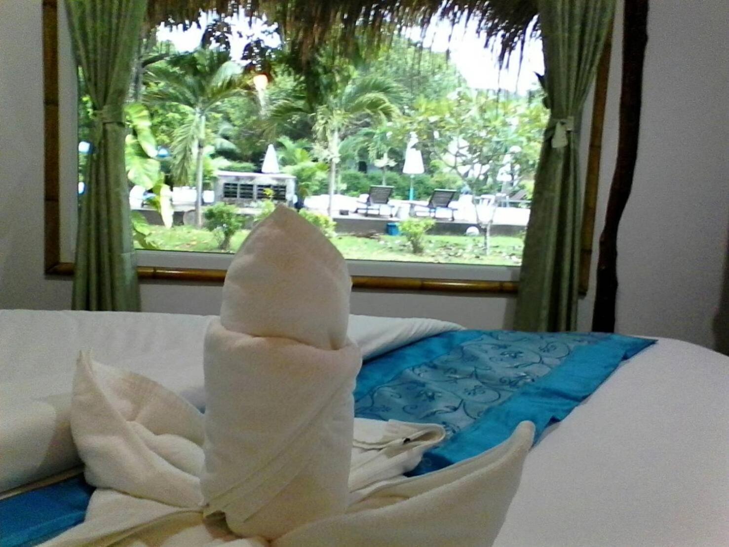 Lanta Sunny House Resort