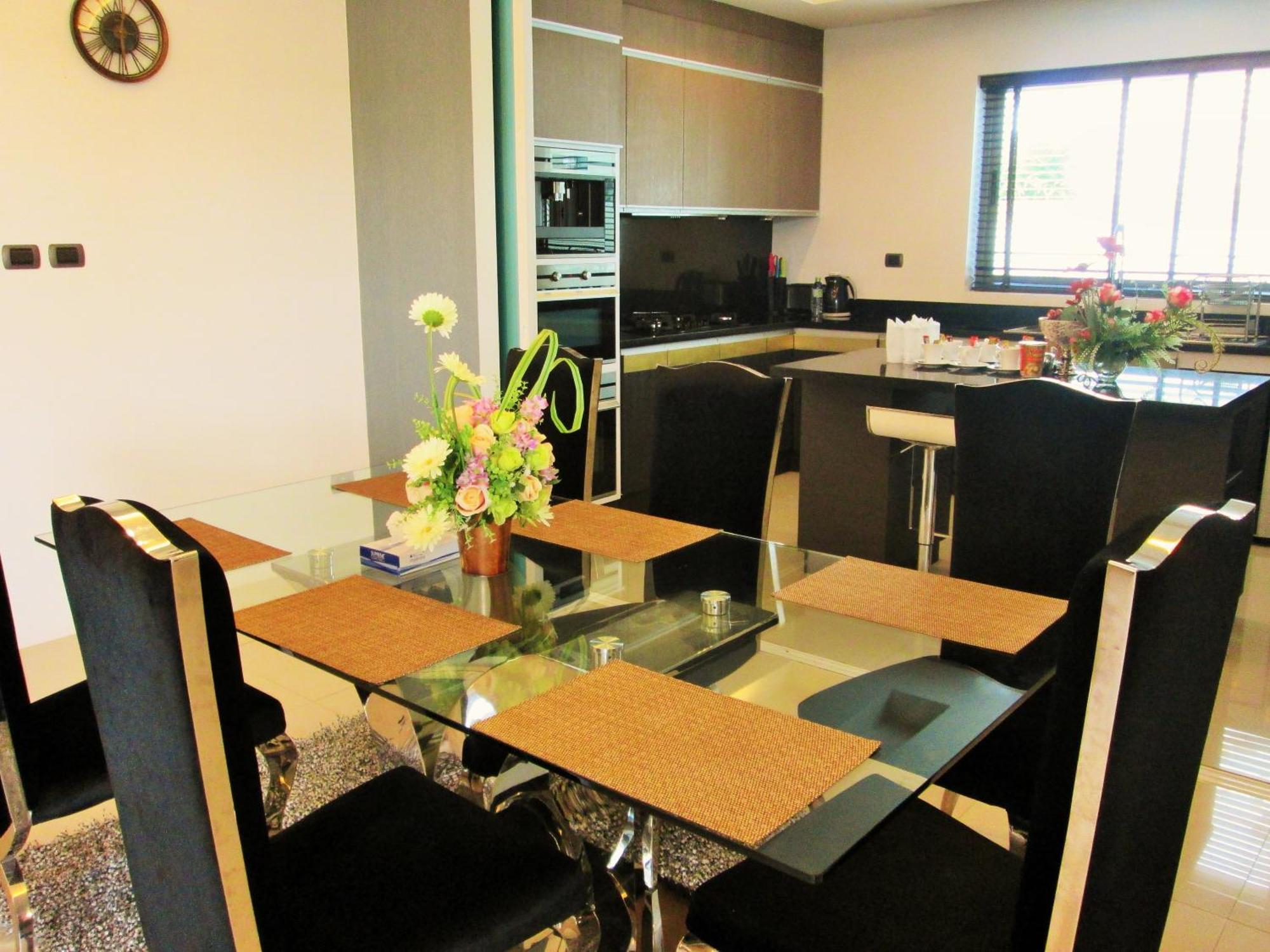 Chalong Miracle Lakeview
