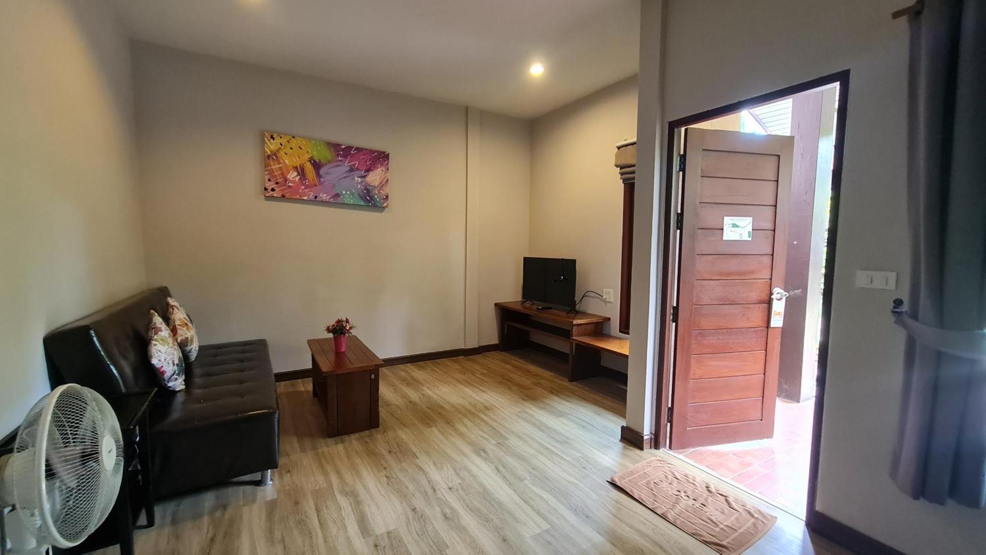 Baan Suan Rim Klong Resort 3*