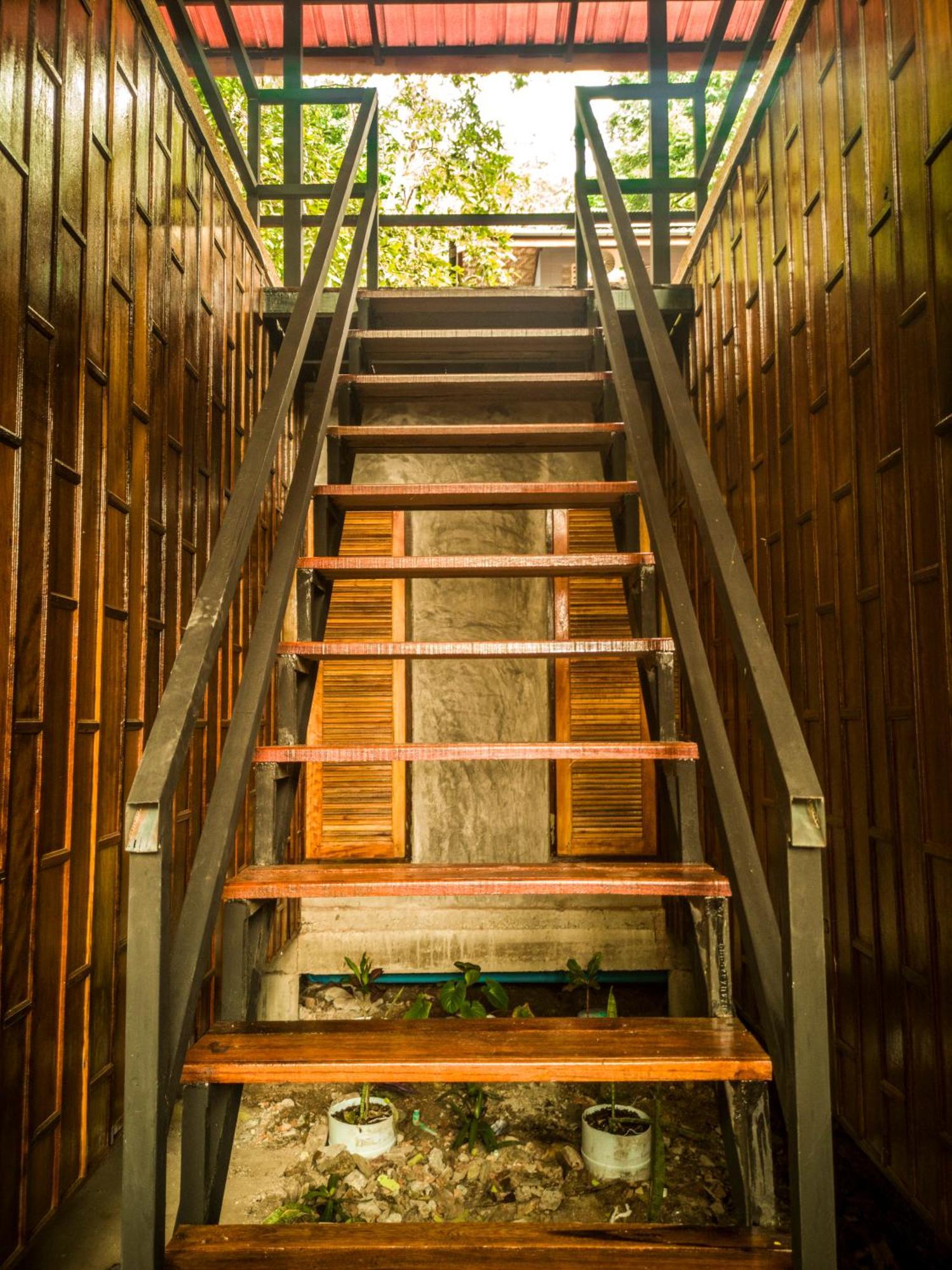 Rapala Rock Wood Resort- Sha Railay Beach
