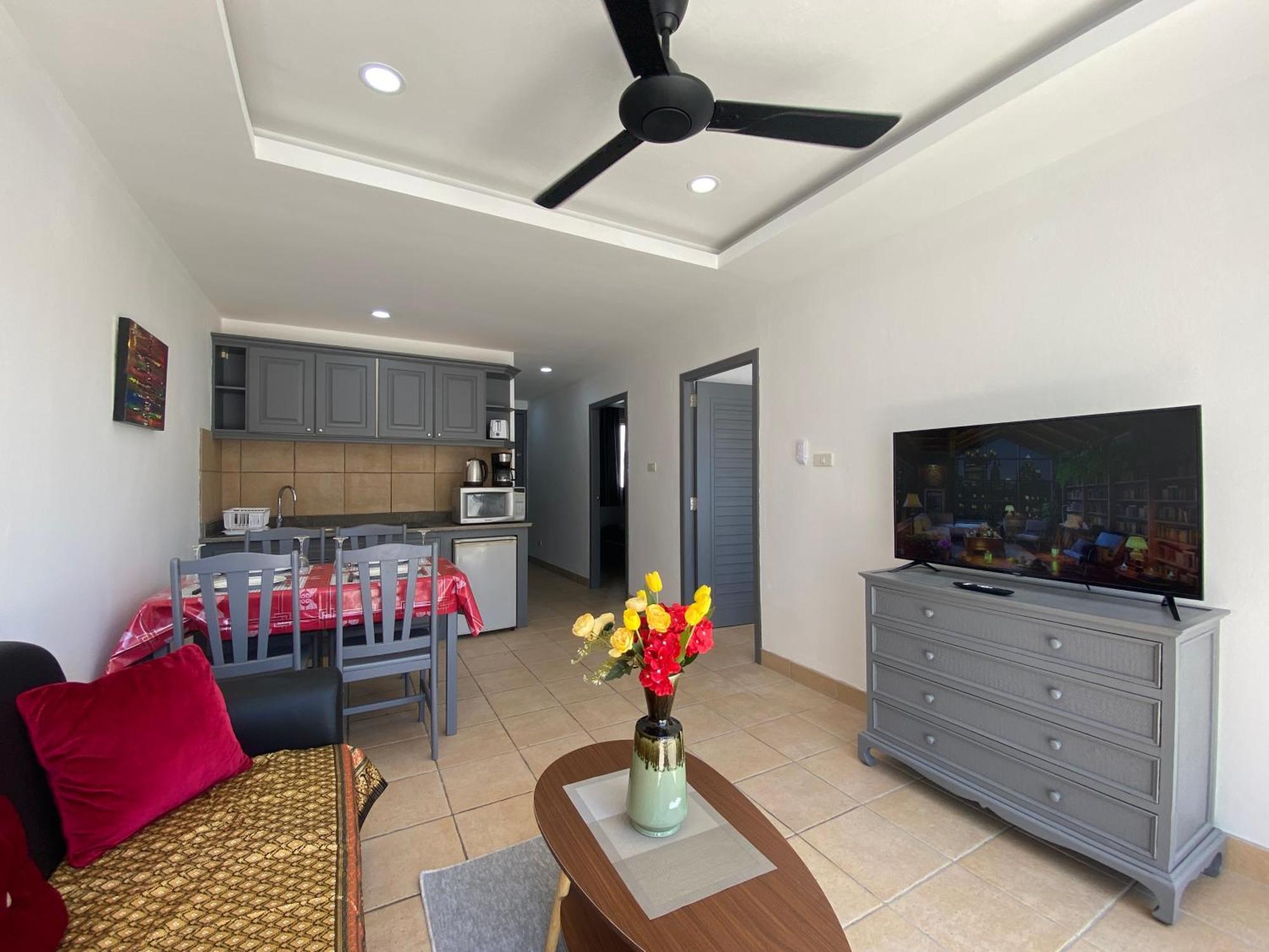Crystal Bay Tropical Aparthotel