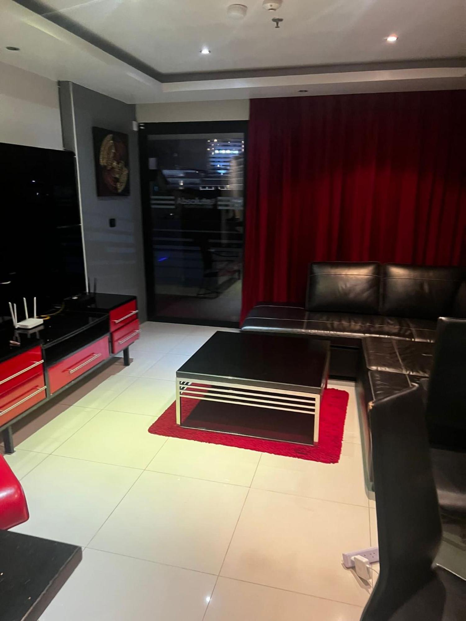 306 Promotion Modern 1 Bedroom In Bangla Road With Private Jacuzzi & Roof Pool Apartment