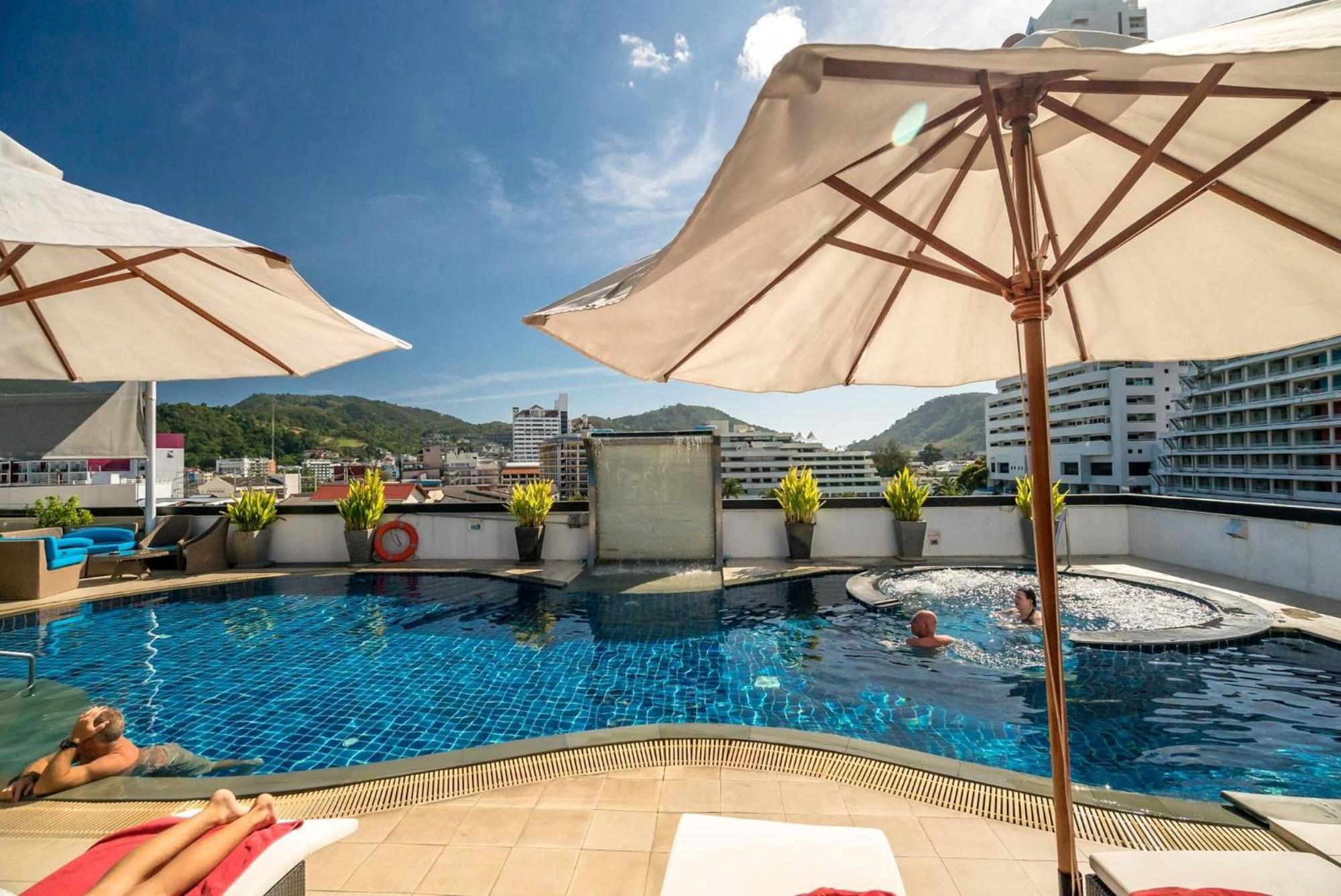 306 Promotion Modern 1 Bedroom In Bangla Road With Private Jacuzzi & Roof Pool Apartment Patong