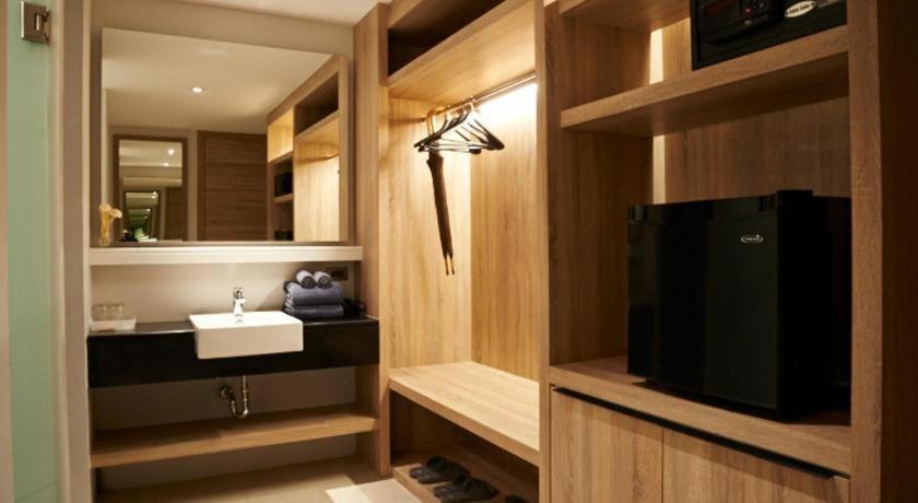 Moonlight Bay 4*