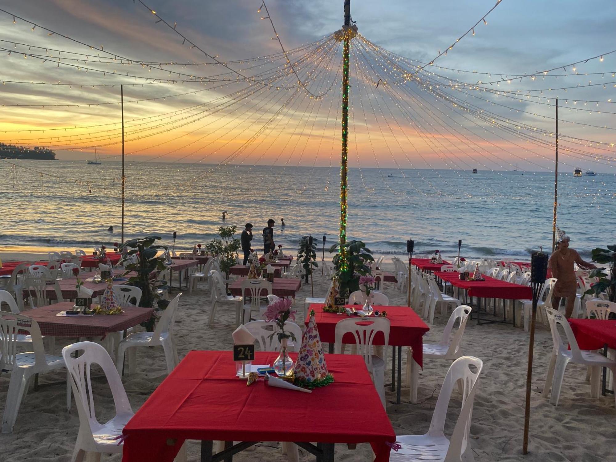 Hotel Deng's Kamala Beach
