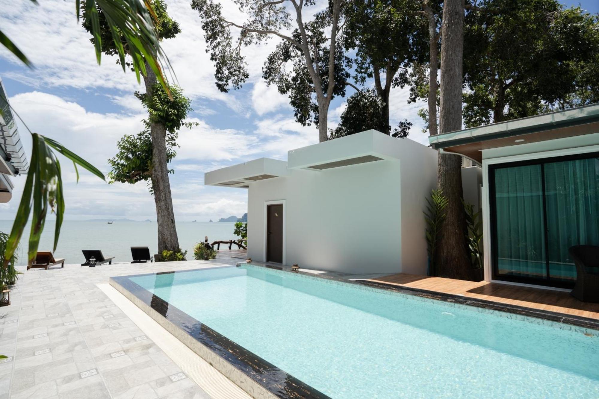 Beachhouse Pool Villa *