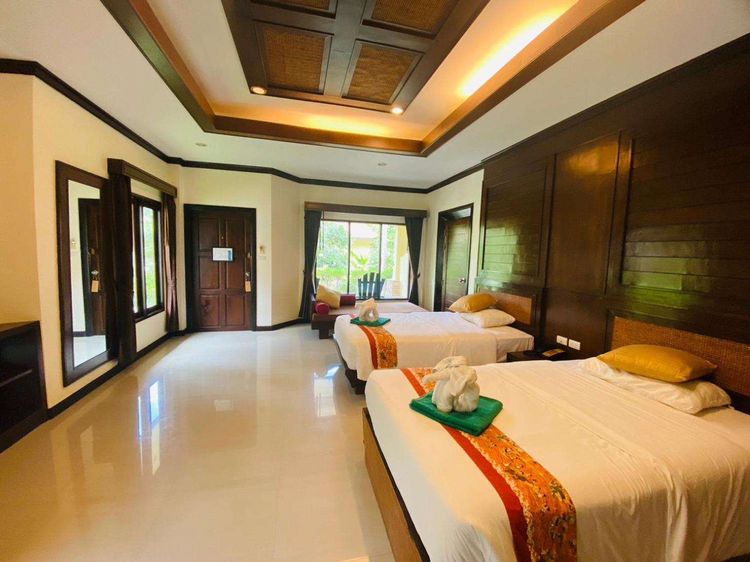 At Lanta Hotel 4*