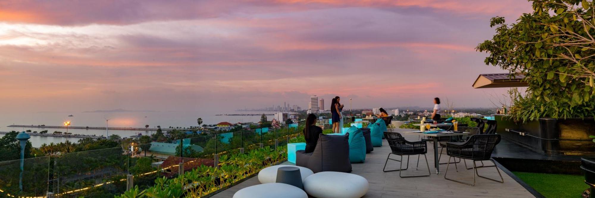 Cross Vibe Pattaya Seaphere - Formerly X2 Vibe Pattaya Seaphere Hotel Praia de Jomtien