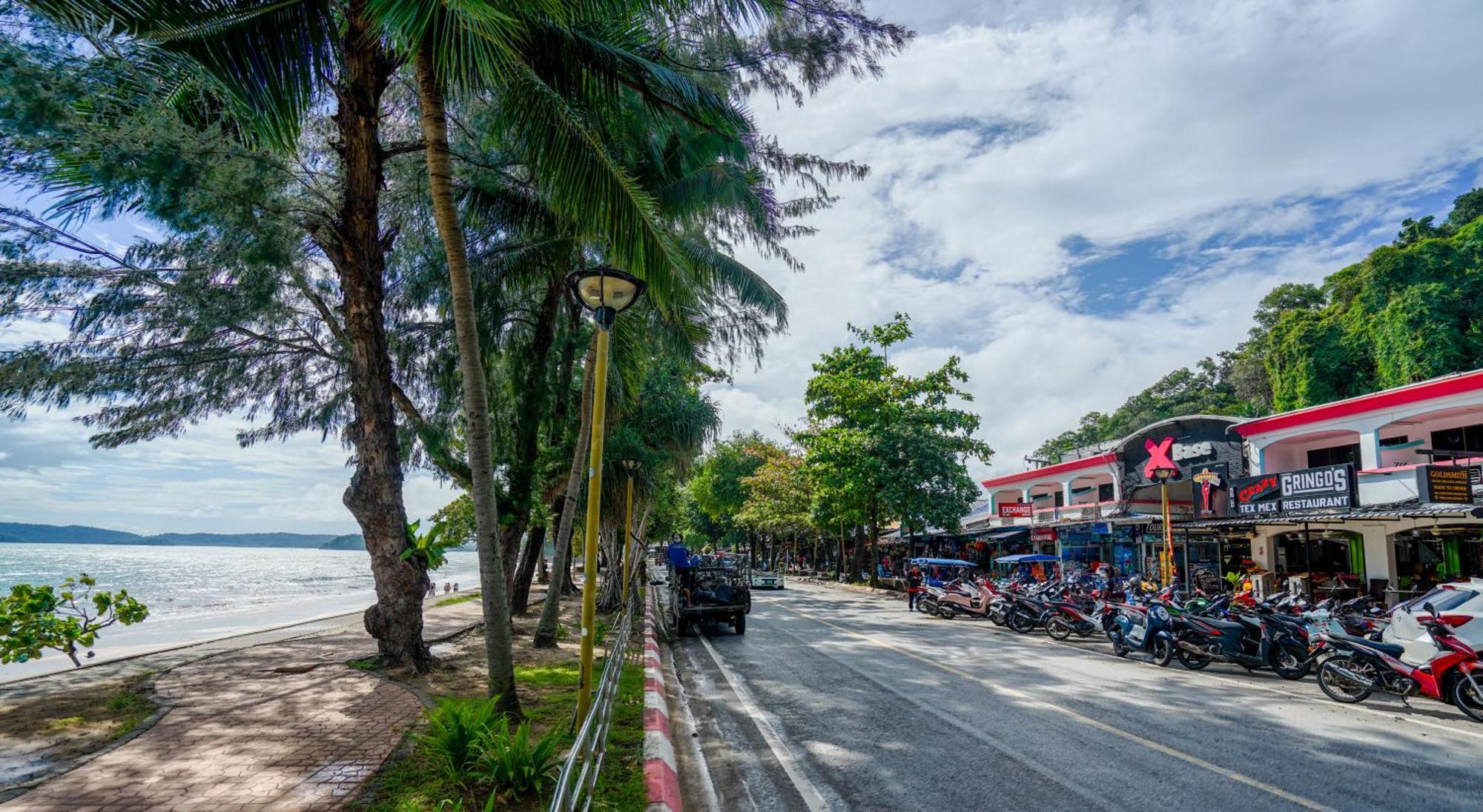 Base Party Hostel Ao Nang