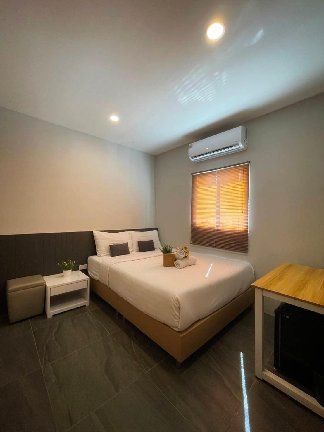 Hotel De Lux Bangkok