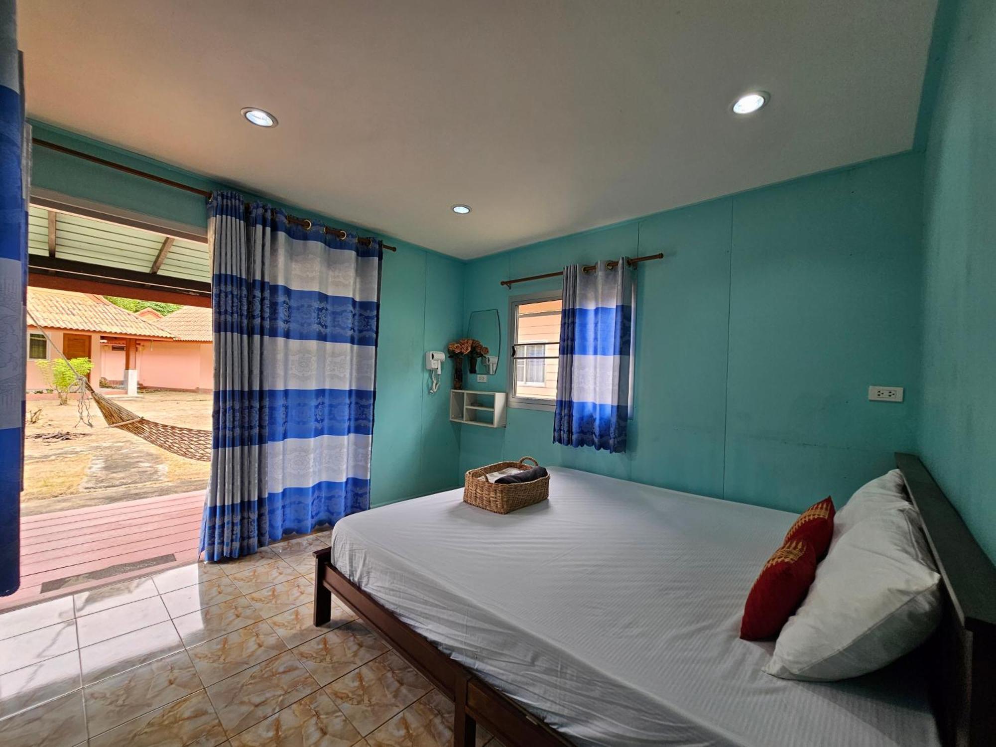 Kaimuk Thong Resort Koh Ngai