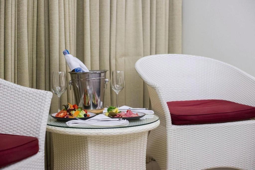 Hotel The Lokal Phuket 3*