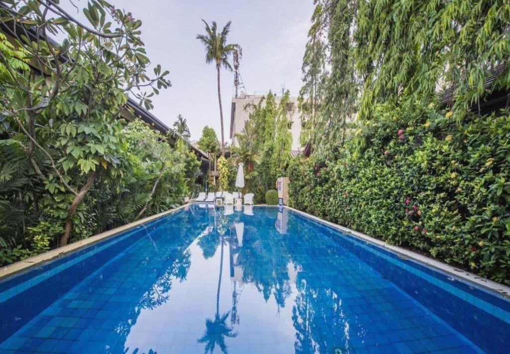 Hotel The Lokal Phuket 3*