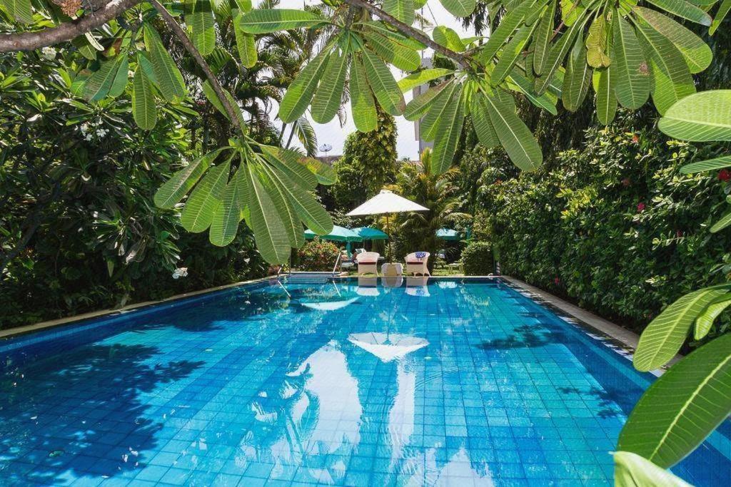 Hotel The Lokal Phuket 3*