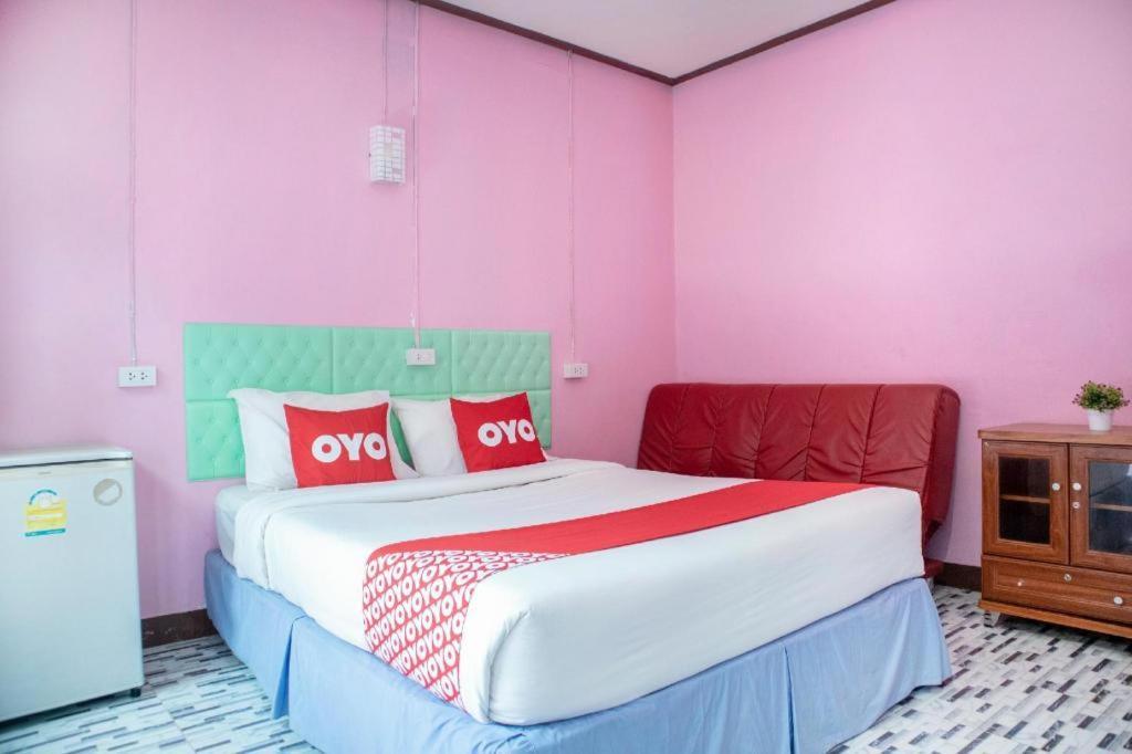 Oyo 797 Pink House Hotel 2*